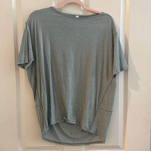 Lululemon shirt size 6 very good used condition